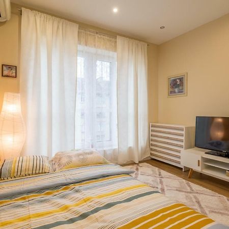Modern 2 Bedroom Apartment Next To Vitosha Str. Sofia Exterior foto