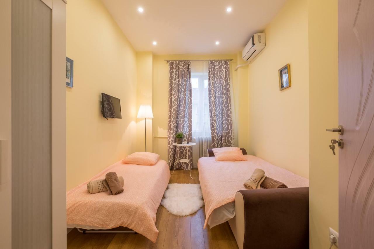 Modern 2 Bedroom Apartment Next To Vitosha Str. Sofia Exterior foto