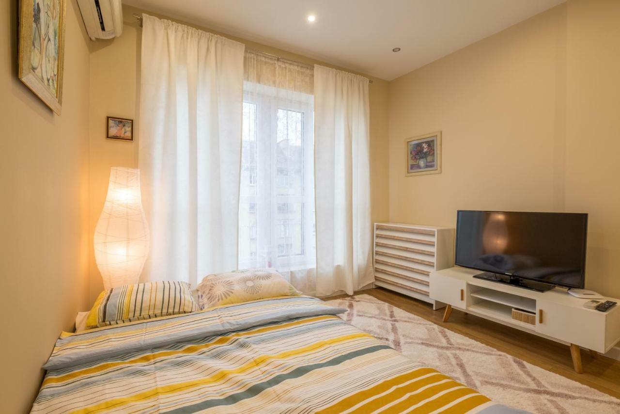Modern 2 Bedroom Apartment Next To Vitosha Str. Sofia Exterior foto