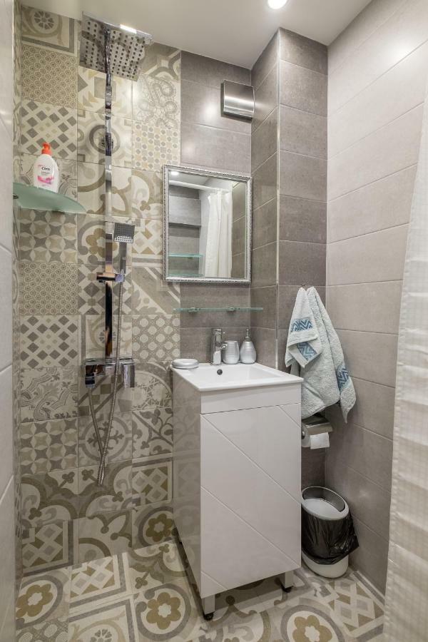 Modern 2 Bedroom Apartment Next To Vitosha Str. Sofia Exterior foto