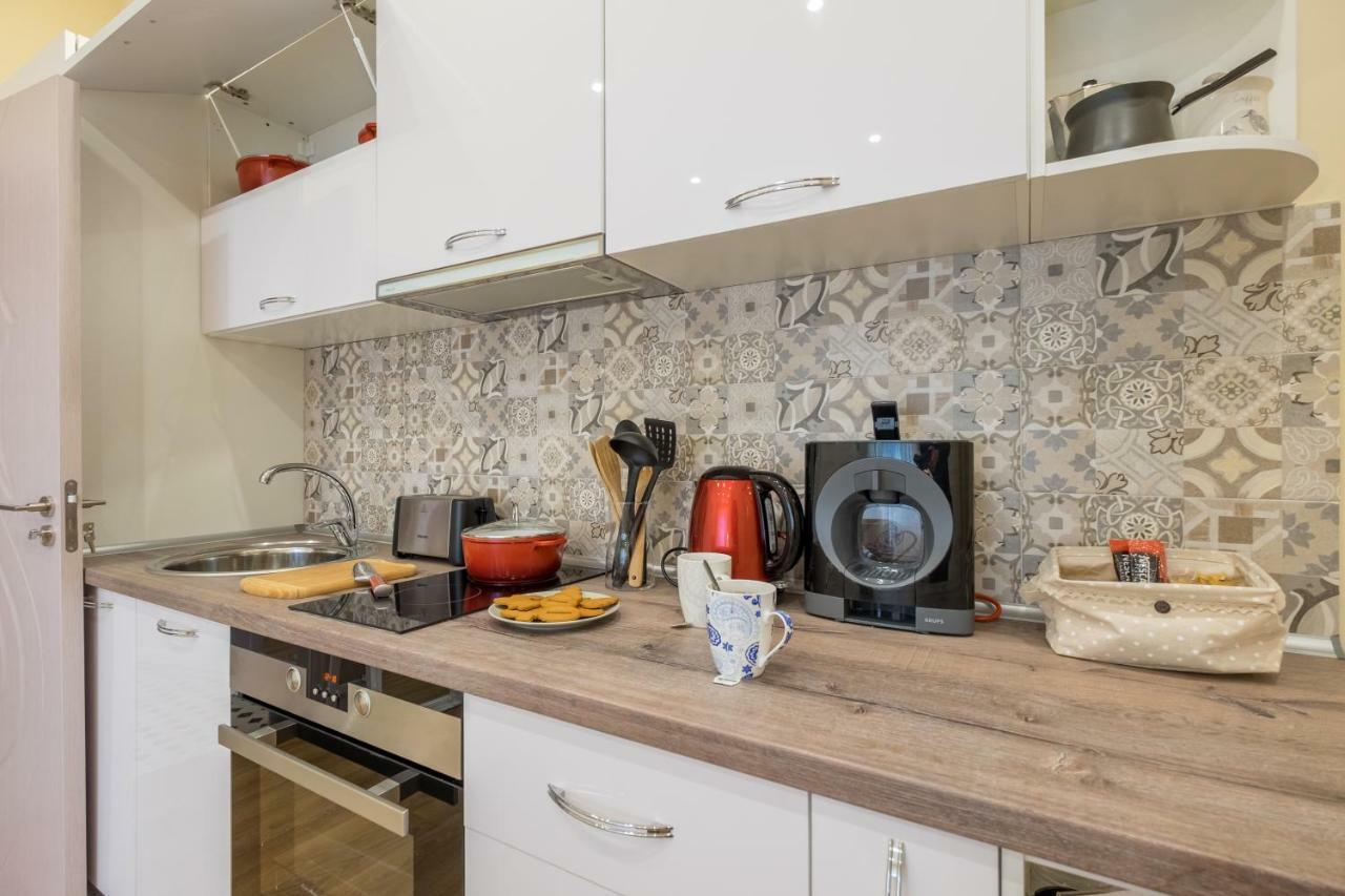 Modern 2 Bedroom Apartment Next To Vitosha Str. Sofia Exterior foto