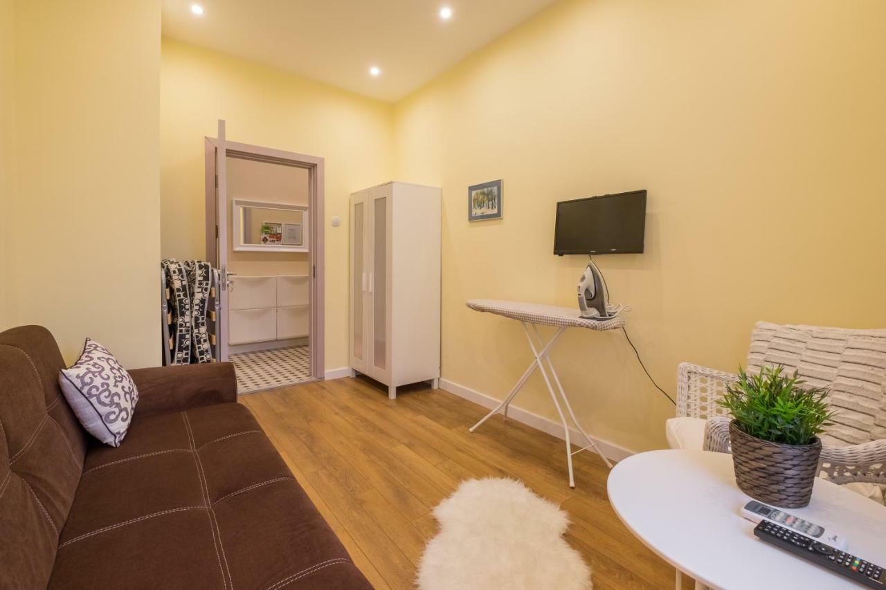 Modern 2 Bedroom Apartment Next To Vitosha Str. Sofia Exterior foto