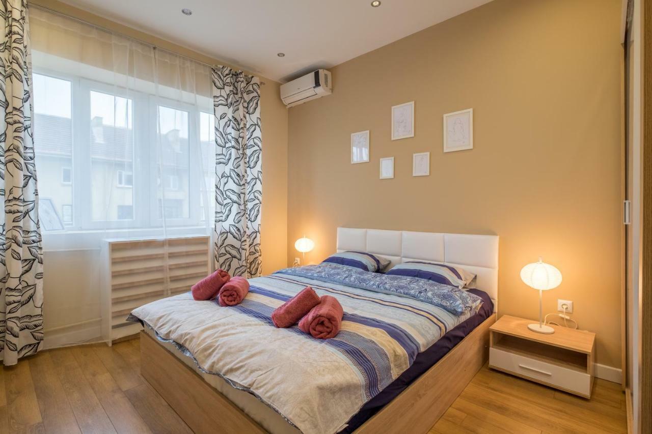 Modern 2 Bedroom Apartment Next To Vitosha Str. Sofia Exterior foto