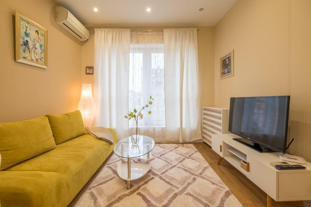 Modern 2 Bedroom Apartment Next To Vitosha Str. Sofia Exterior foto