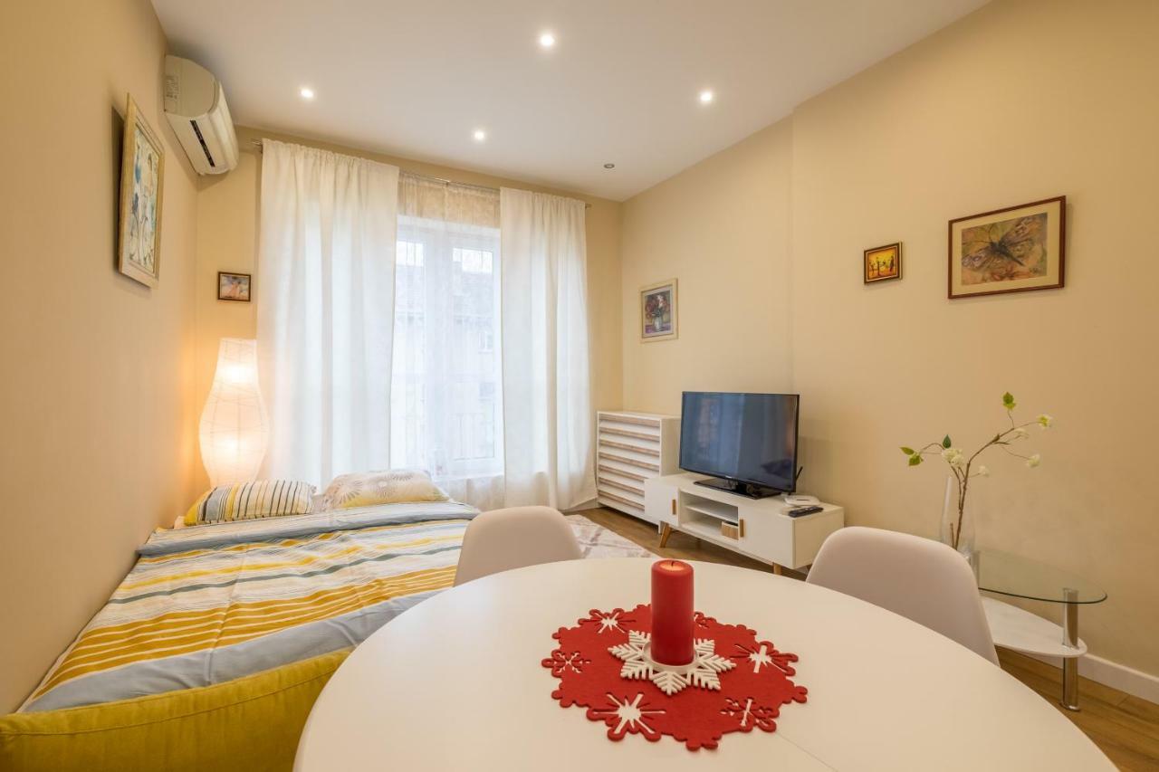 Modern 2 Bedroom Apartment Next To Vitosha Str. Sofia Exterior foto
