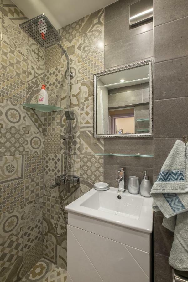 Modern 2 Bedroom Apartment Next To Vitosha Str. Sofia Exterior foto